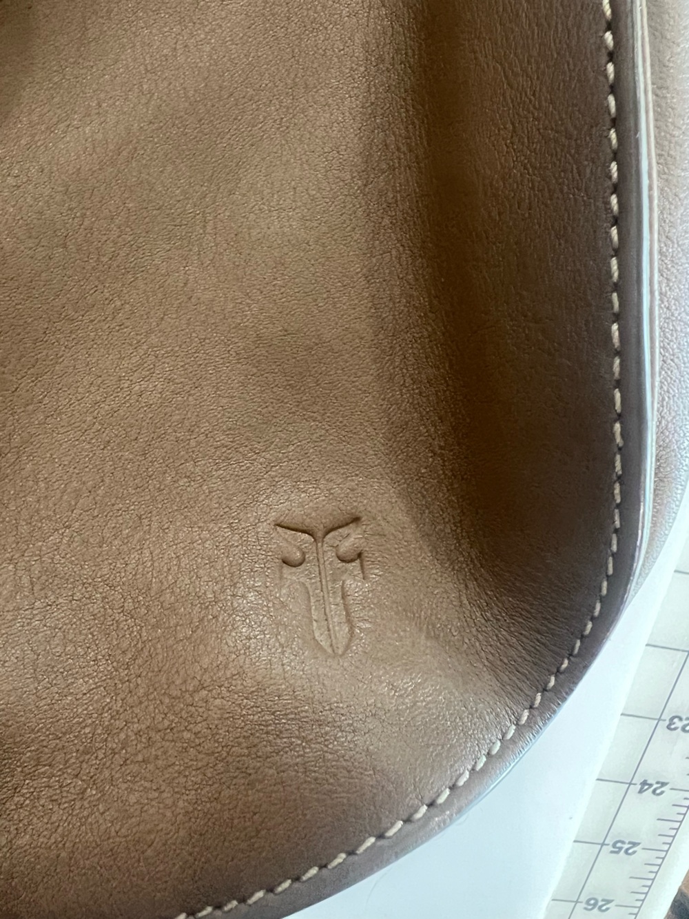 NWT Frye Olivia Large Crossbody Bag - Ice Taupe Color - Picture 3 of 9